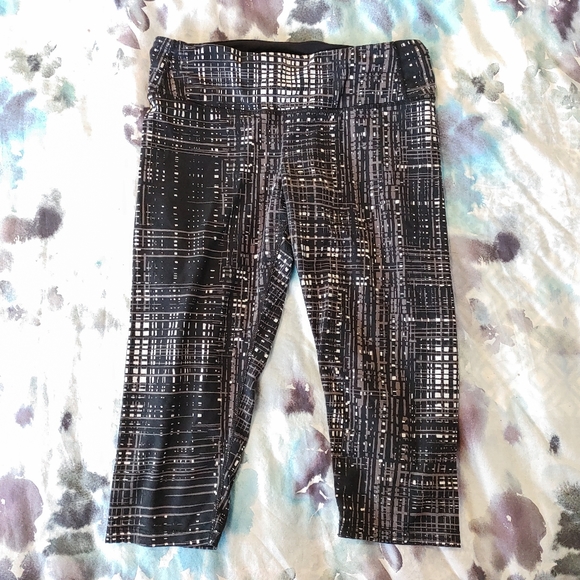 ποΈ$5 ADD Tuff Athletics Capri Workout Tights - Picture 1 of 8